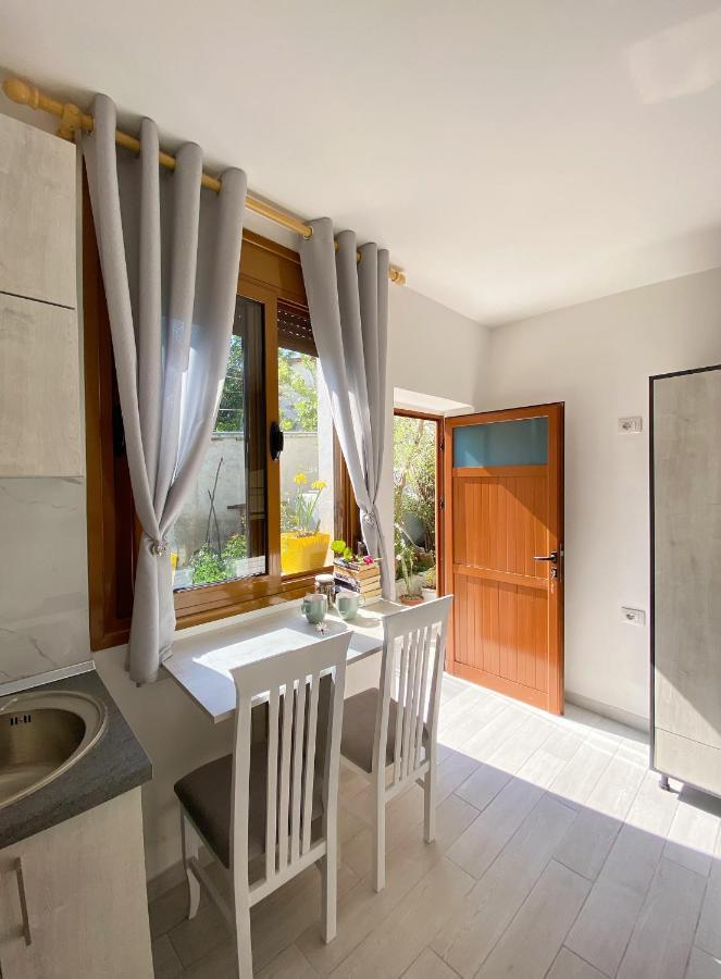 Sunny Guest House Avlonya Dış mekan fotoğraf