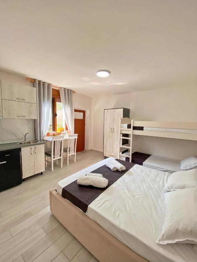 Sunny Guest House Avlonya Dış mekan fotoğraf